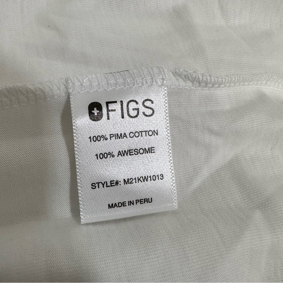 Figs White Long Sleeve Underscrub T- Shirt SZ Medium Super Soft Nurse NWT - Picture 5 of 10